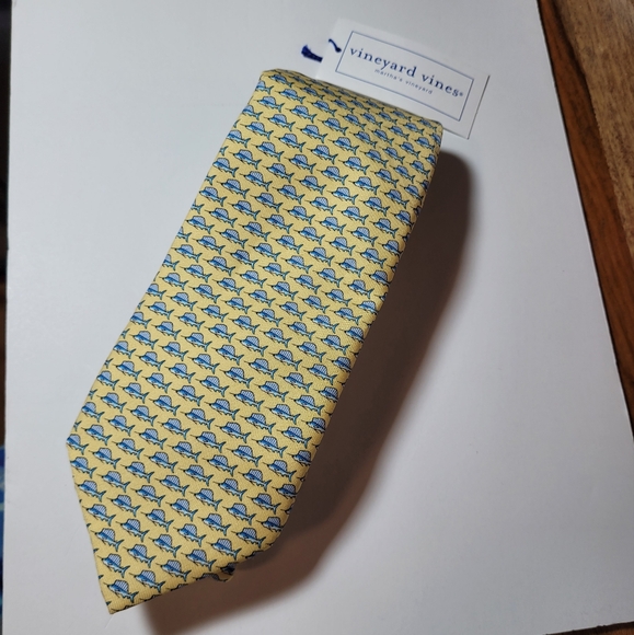 Vineyard Vine Men's Silk Tie Yellow with Swordfish NWT - Picture 1 of 3